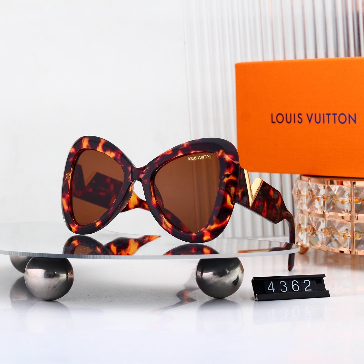 Louis vuitton Cat Eye Sunglasses 4362 Cat-Eye